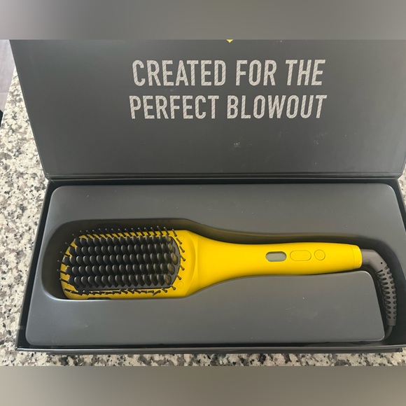 Drybar Paddle Styling Brush in Yellow and Black Packaging - Picture 4 of 4